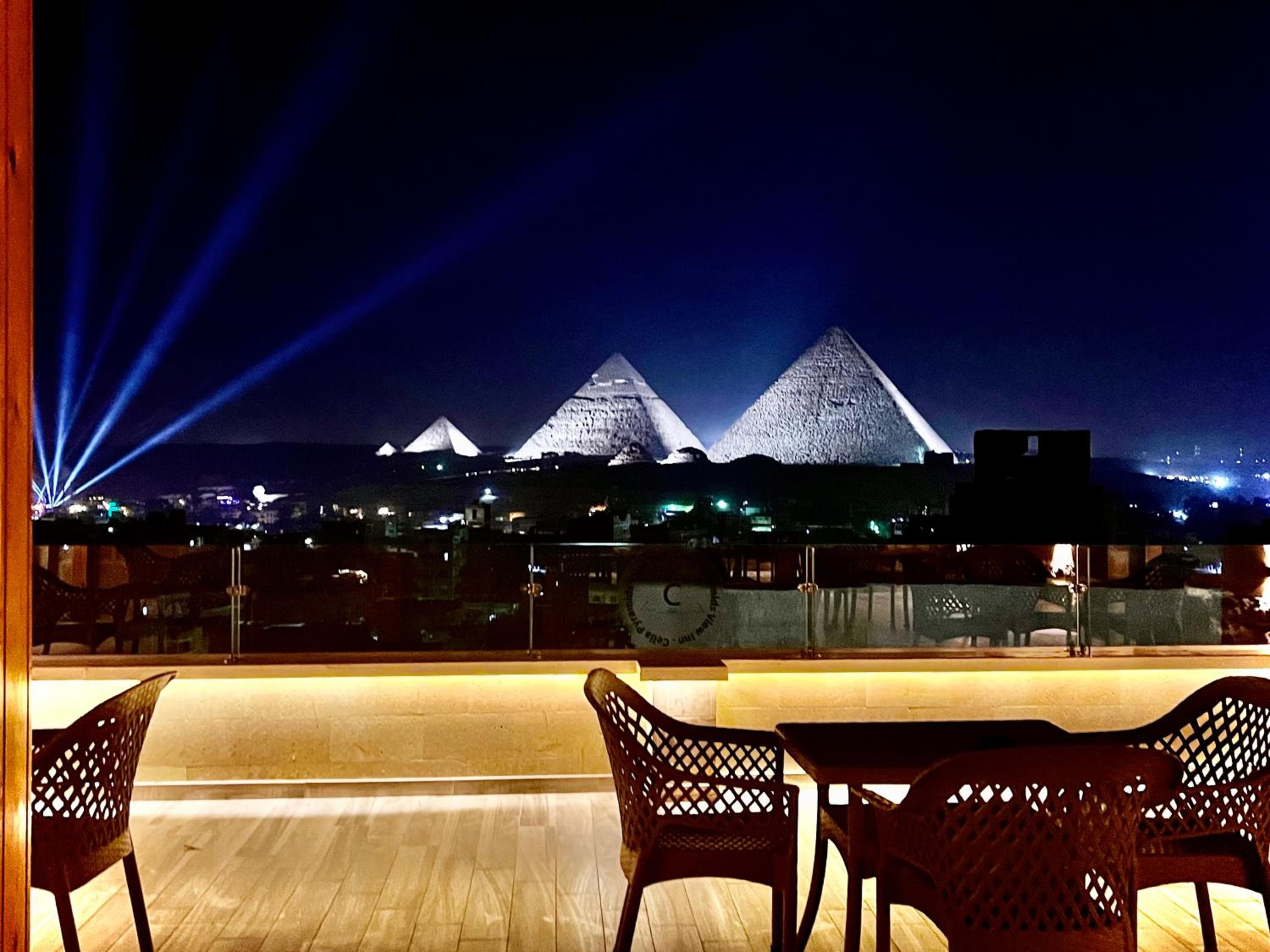 Celia Pyramids View inn