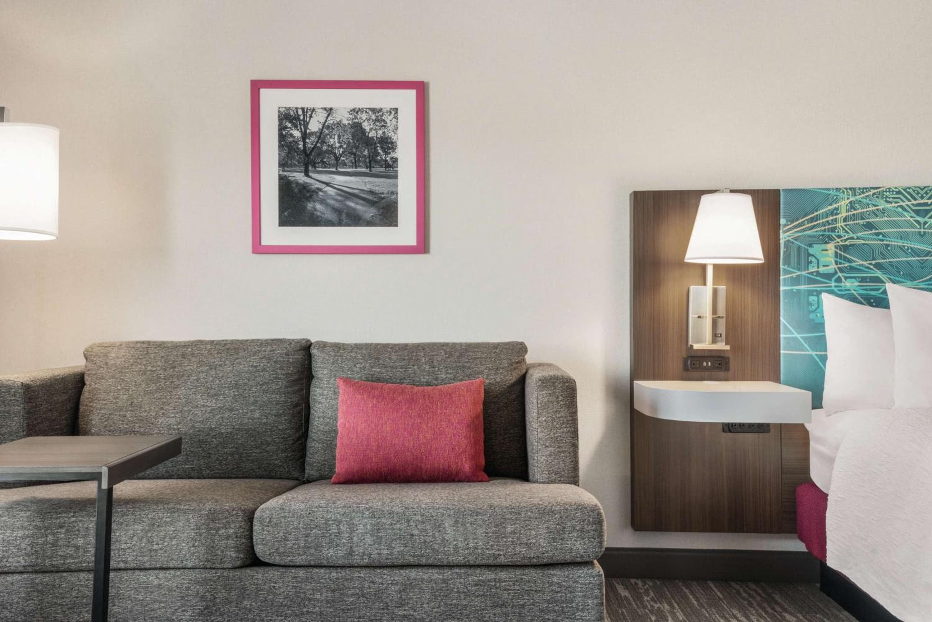 Hampton Inn Brooklyn Park