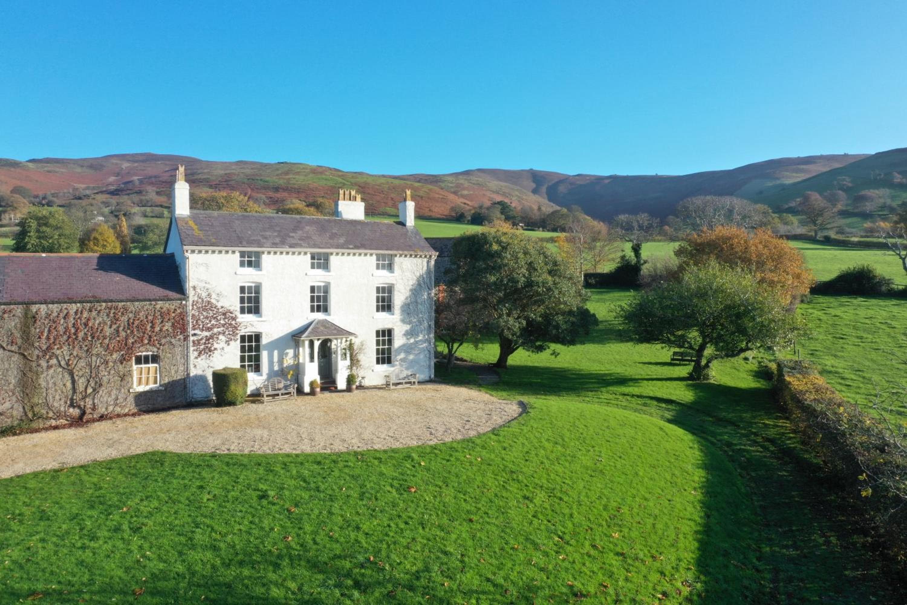 Georgian Country House -Panoramic Views -Sleeps 12