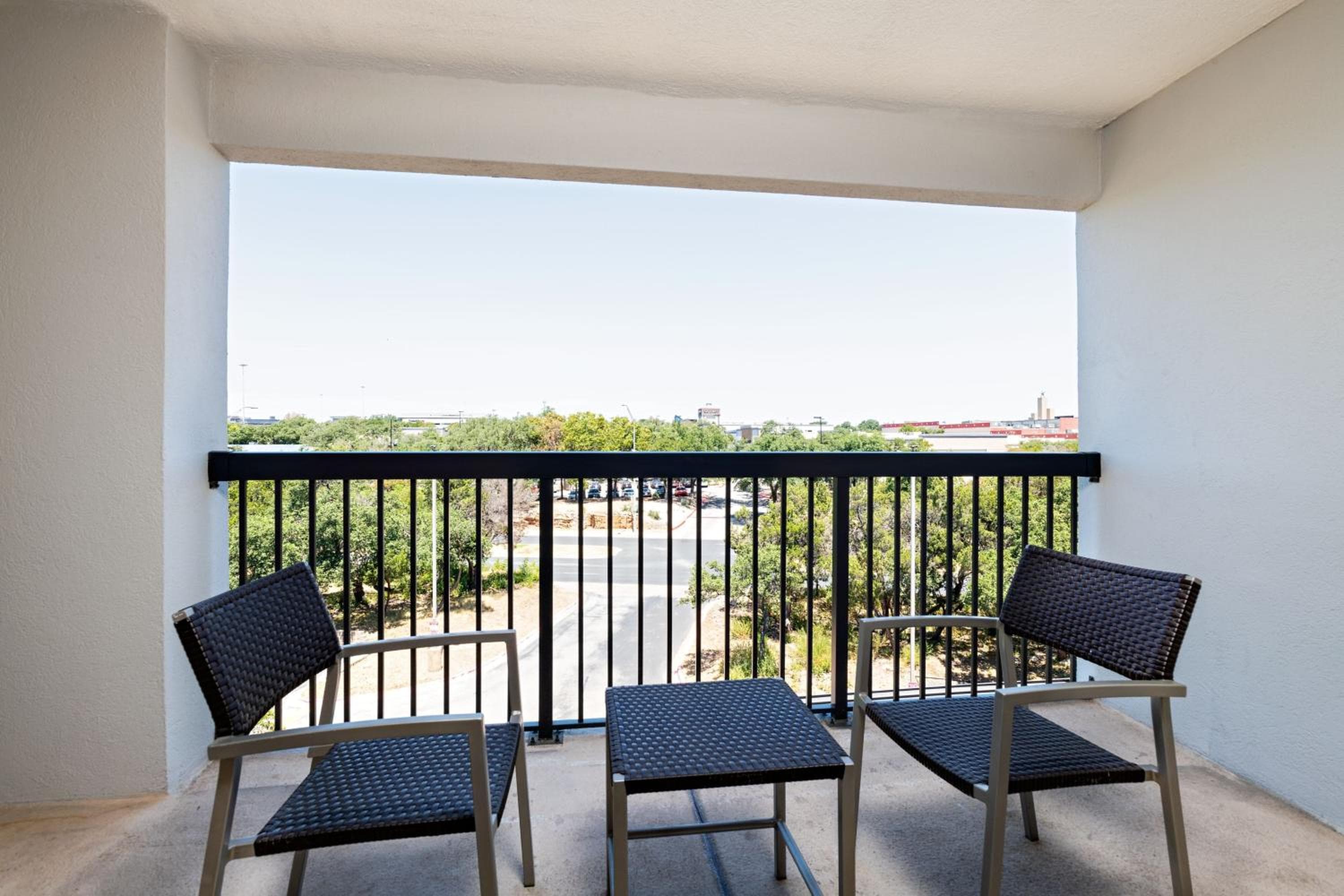 Courtyard by Marriott Austin The Domain Area
