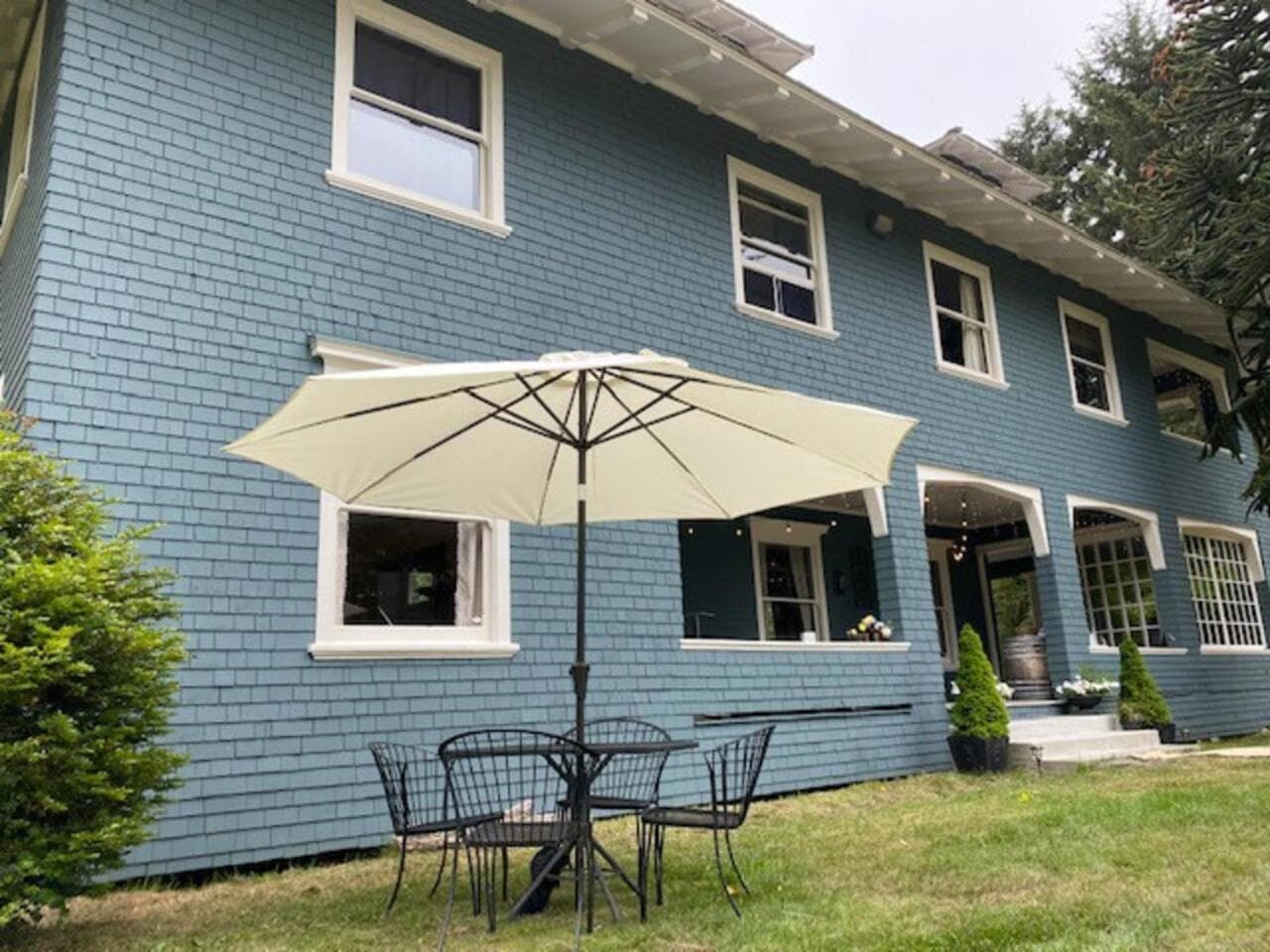 Group Friendly + Private Beach Access 6 Bedrooms