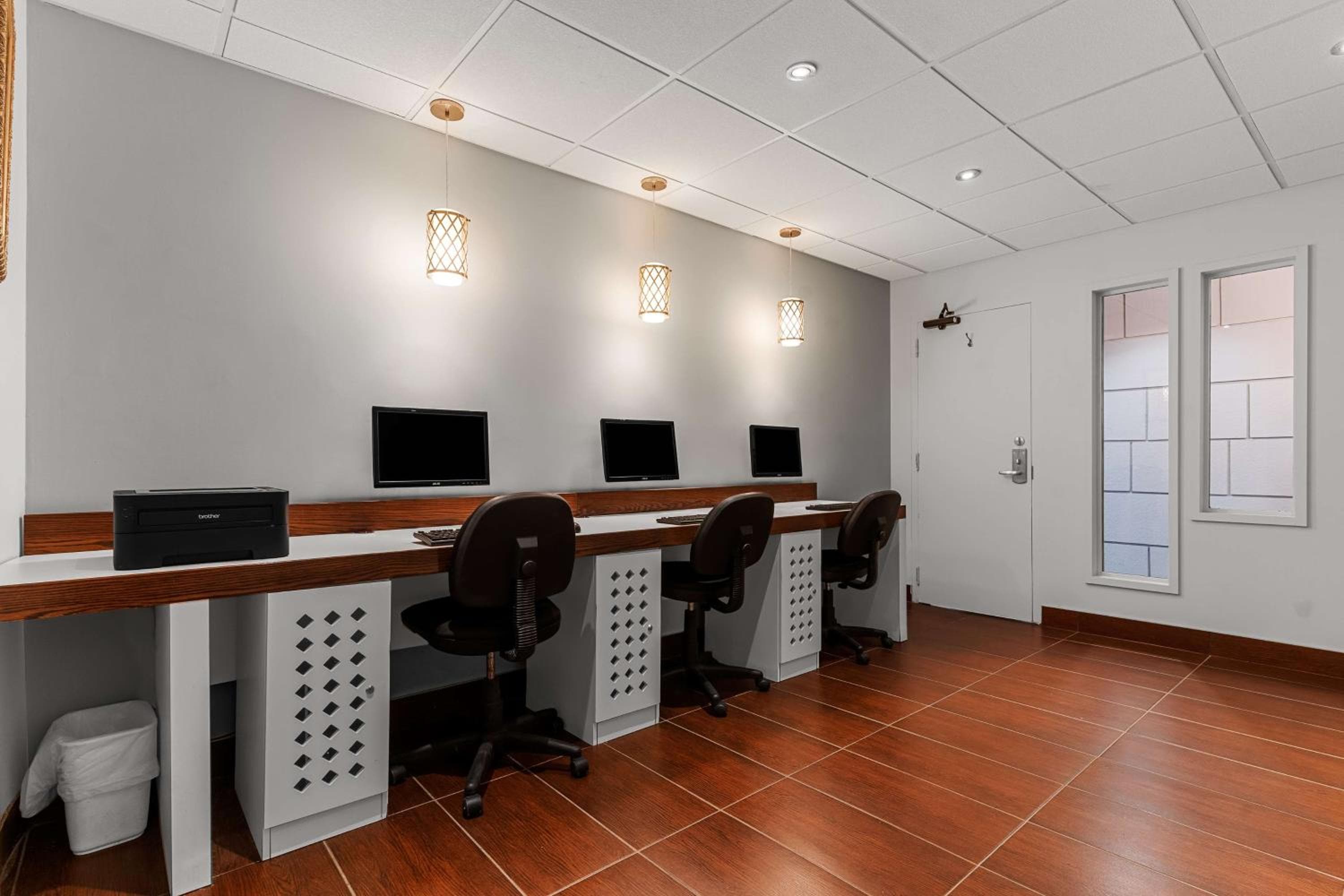 Best Western Ville-Marie Montreal Hotel & Suites