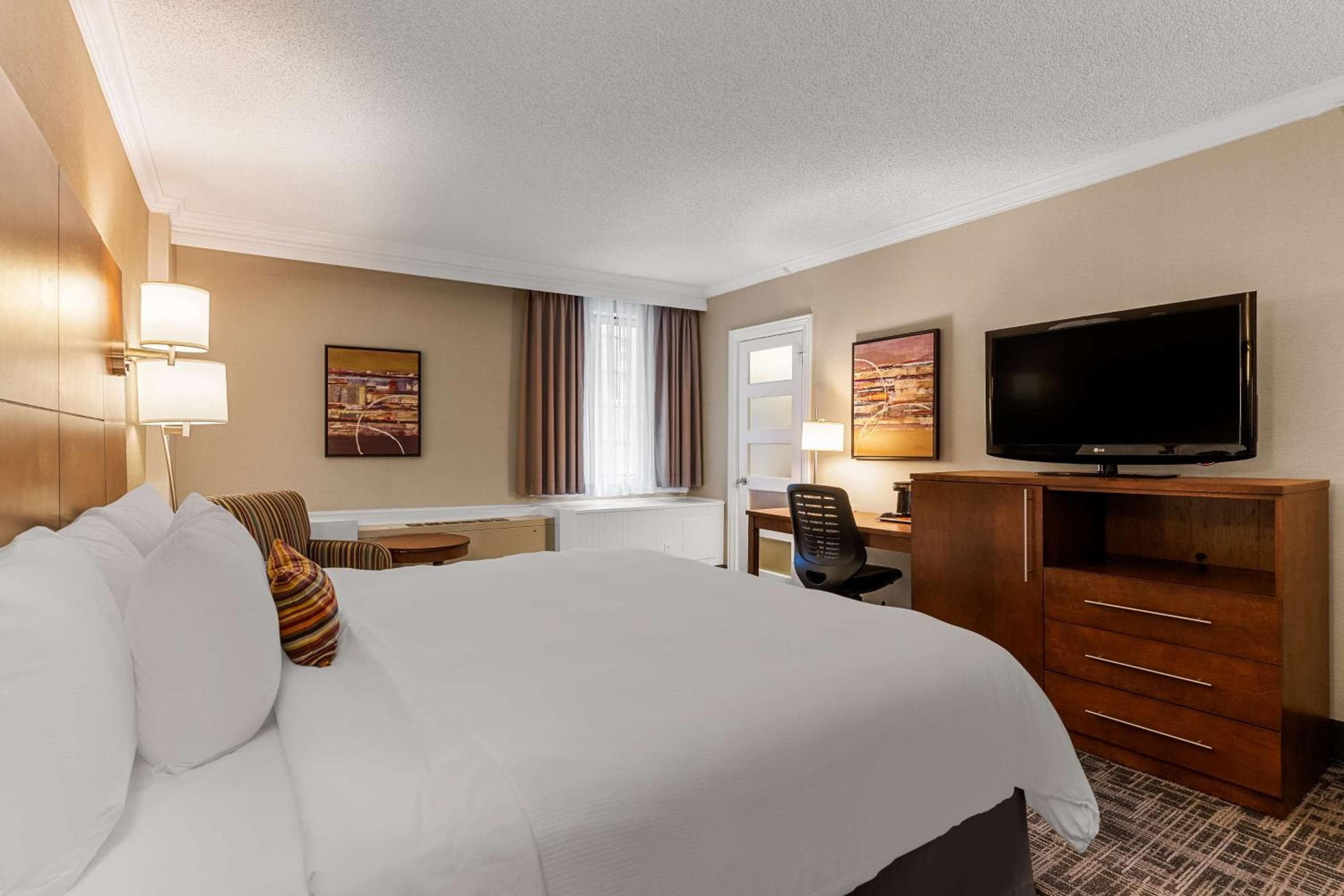 Best Western Ville-Marie Montreal Hotel & Suites
