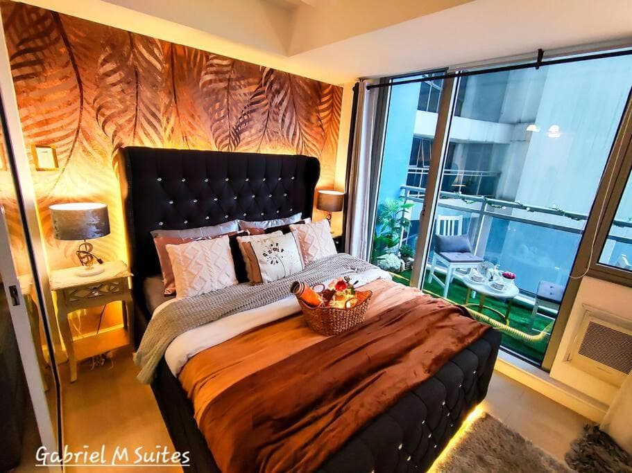 Gabriel M Suites-Azure Staycation