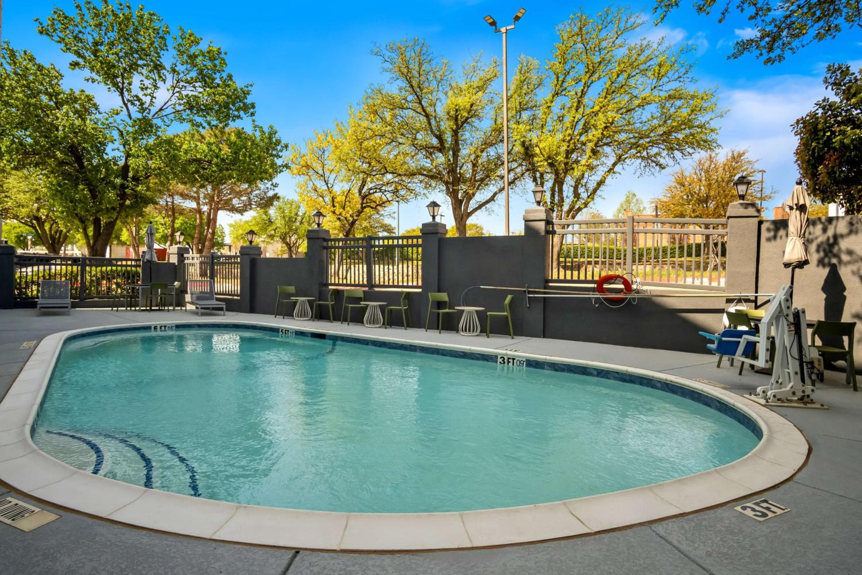 Spark By Hilton Grapevine DFW North