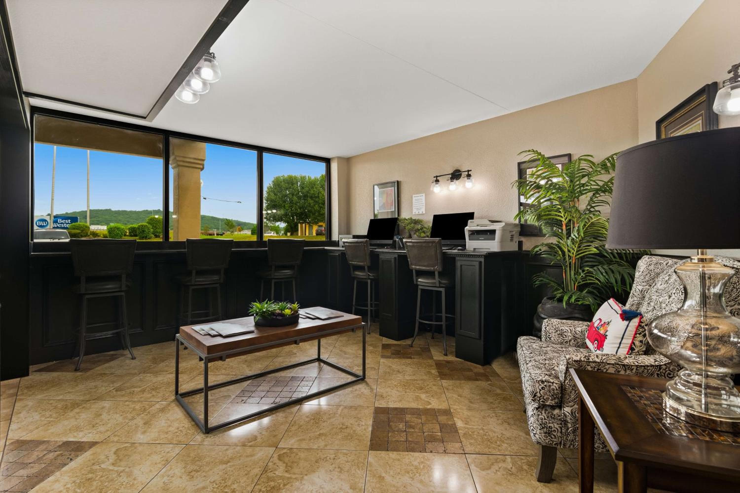 Best Western Windsor Suites