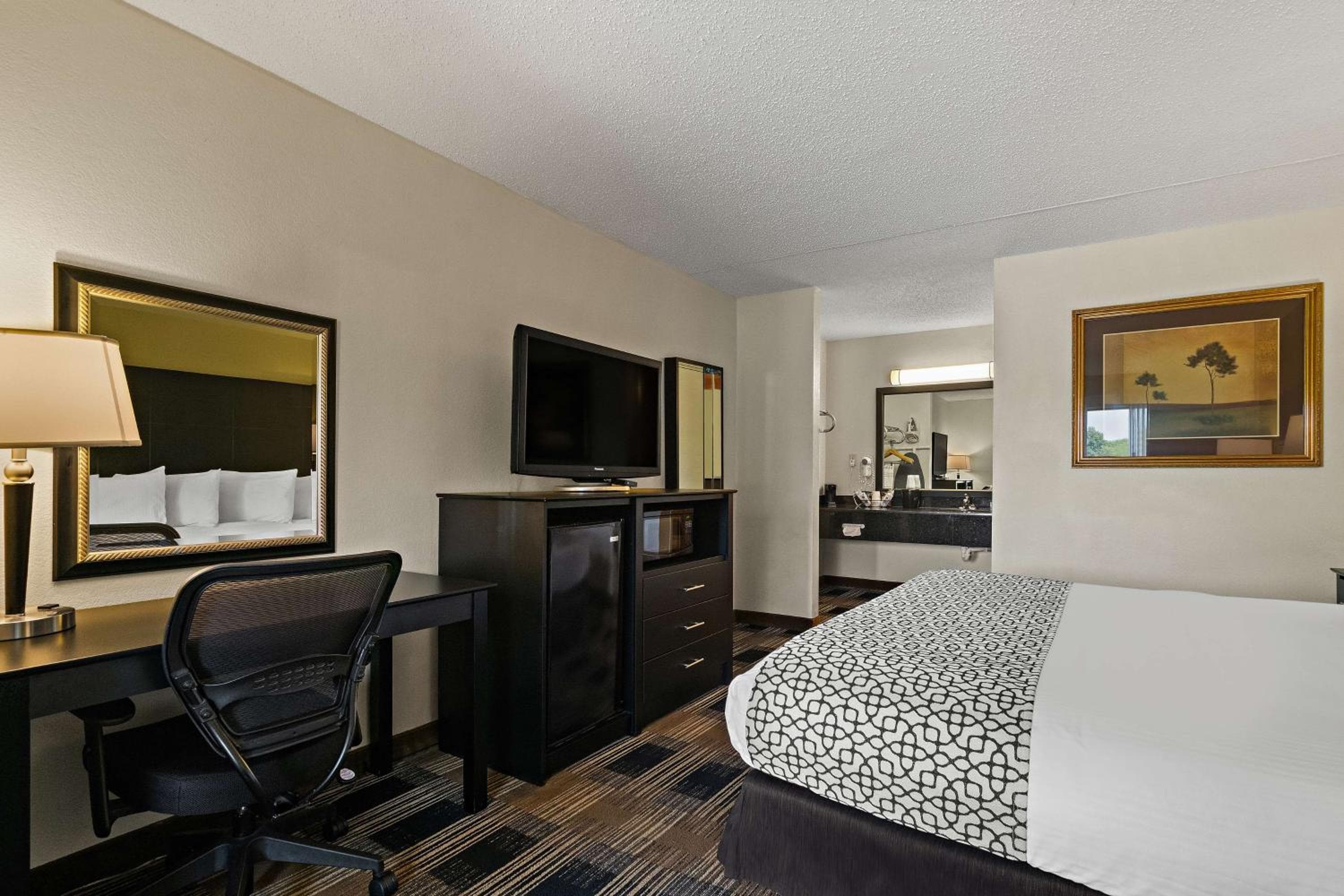 Best Western Windsor Suites