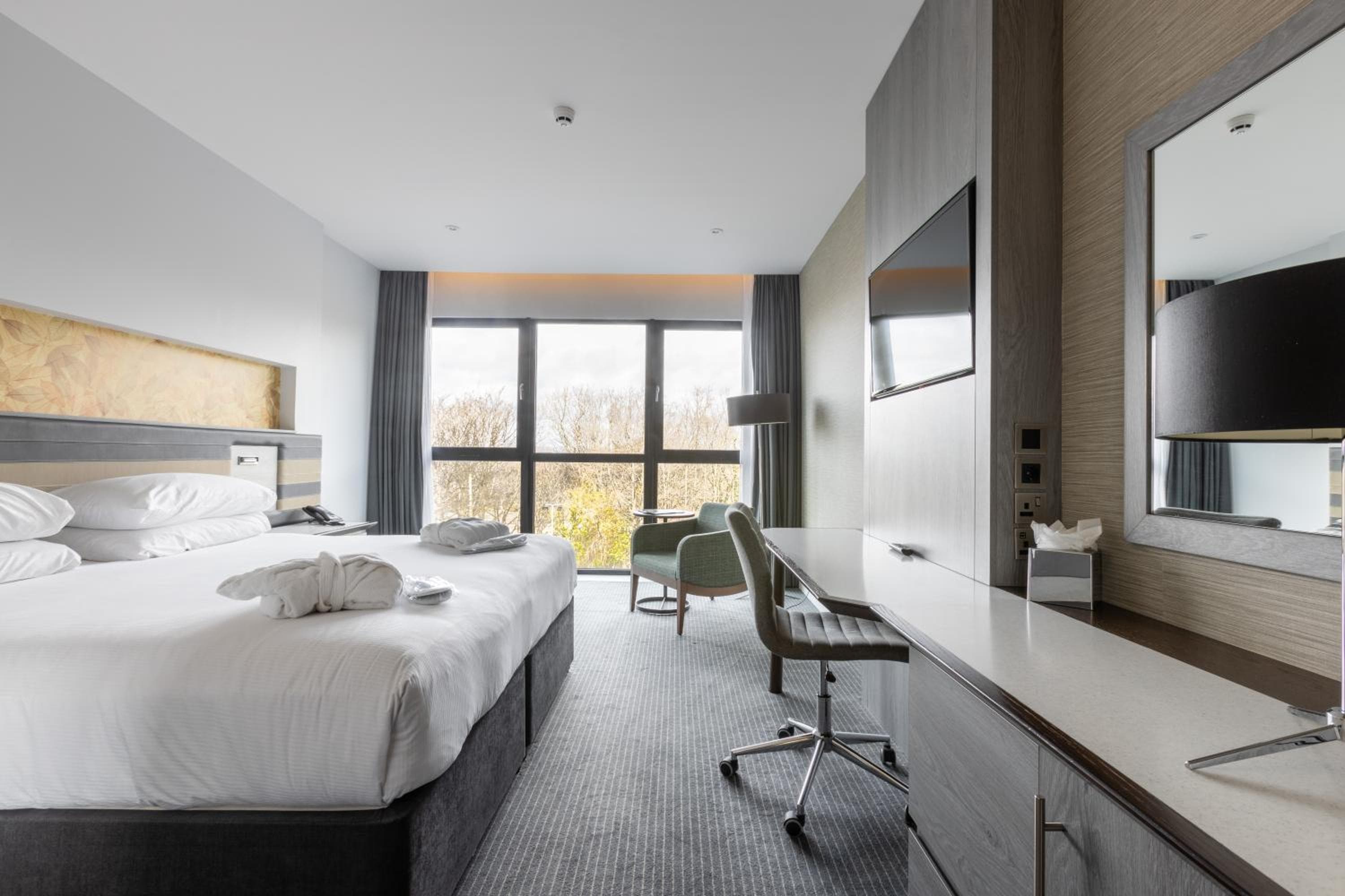 DoubleTree by Hilton Edinburgh - Queensferry Crossing