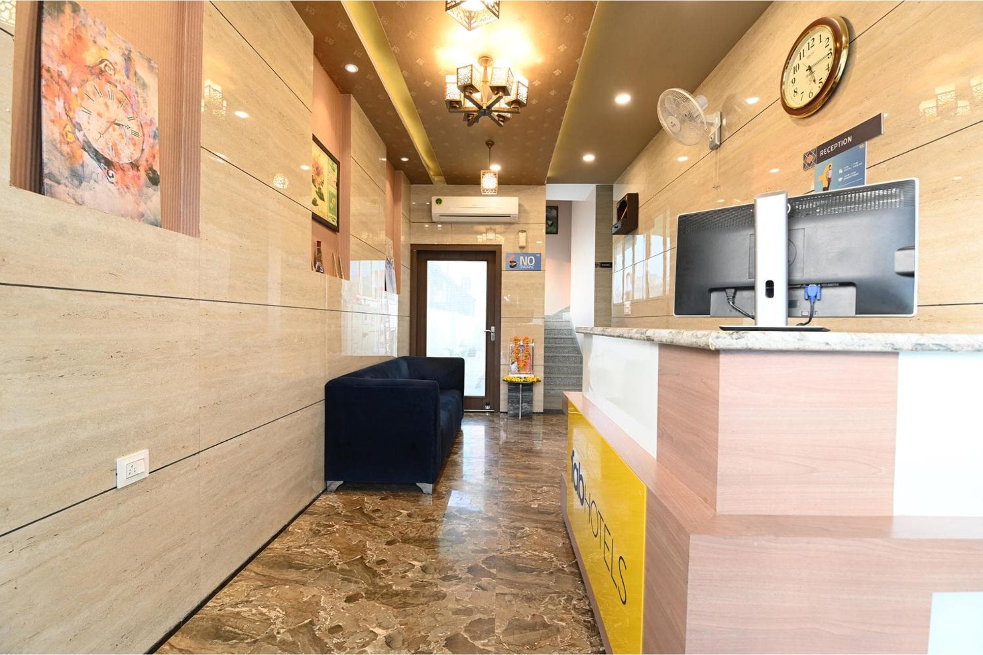 FabHotel 7th Crossing