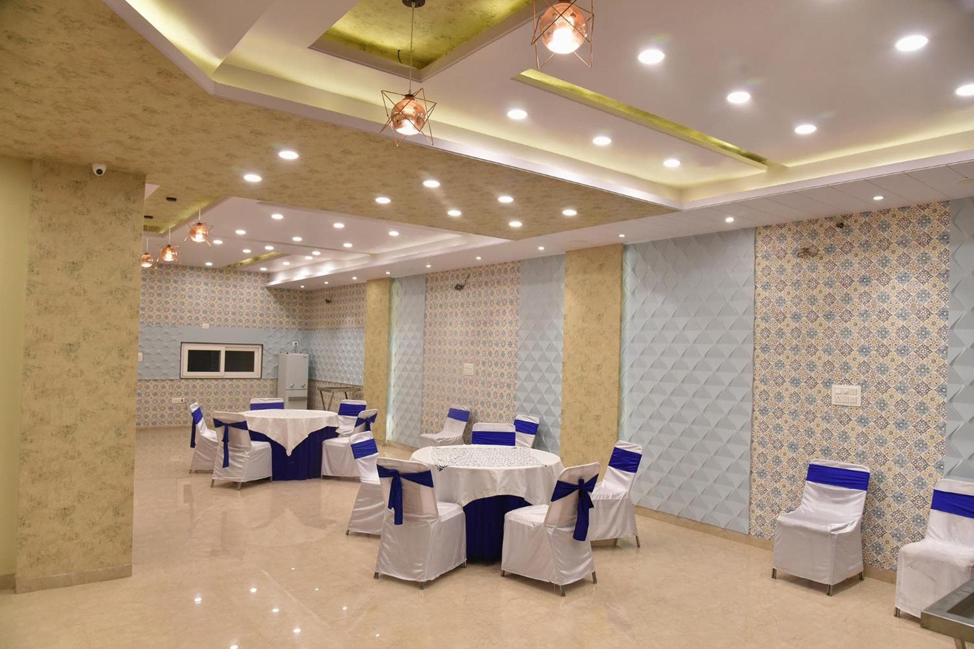 FabHotel 7th Crossing