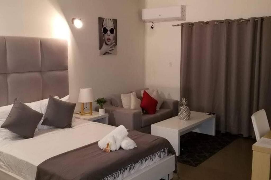 Convenient Studio Apt Near Airport, Beaches & Food