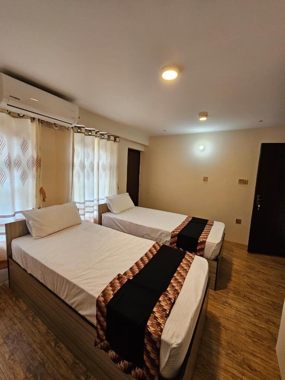 Hotel Durbar Side