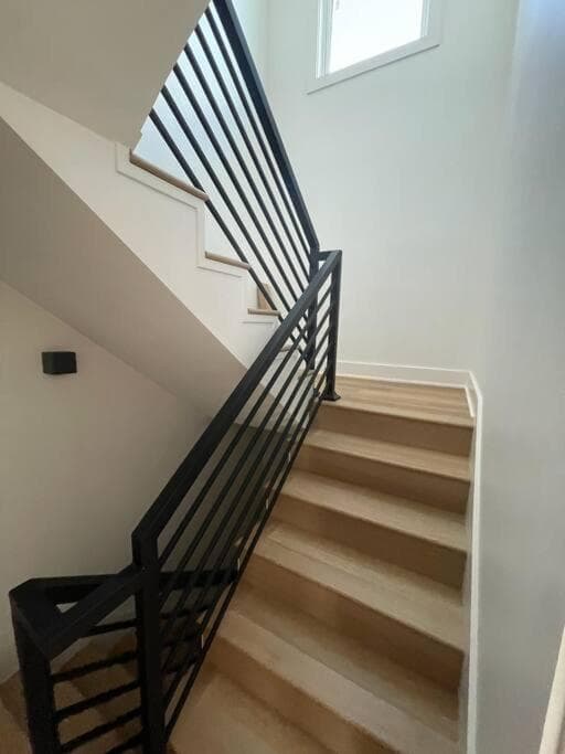 Downtown New 3 Story Sleeps 14