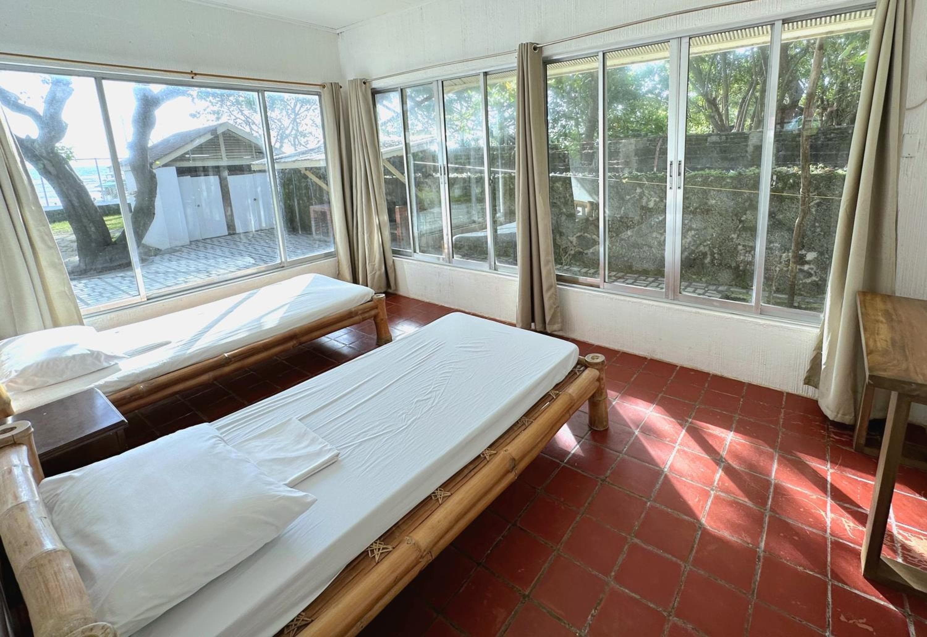 White House, Batangas