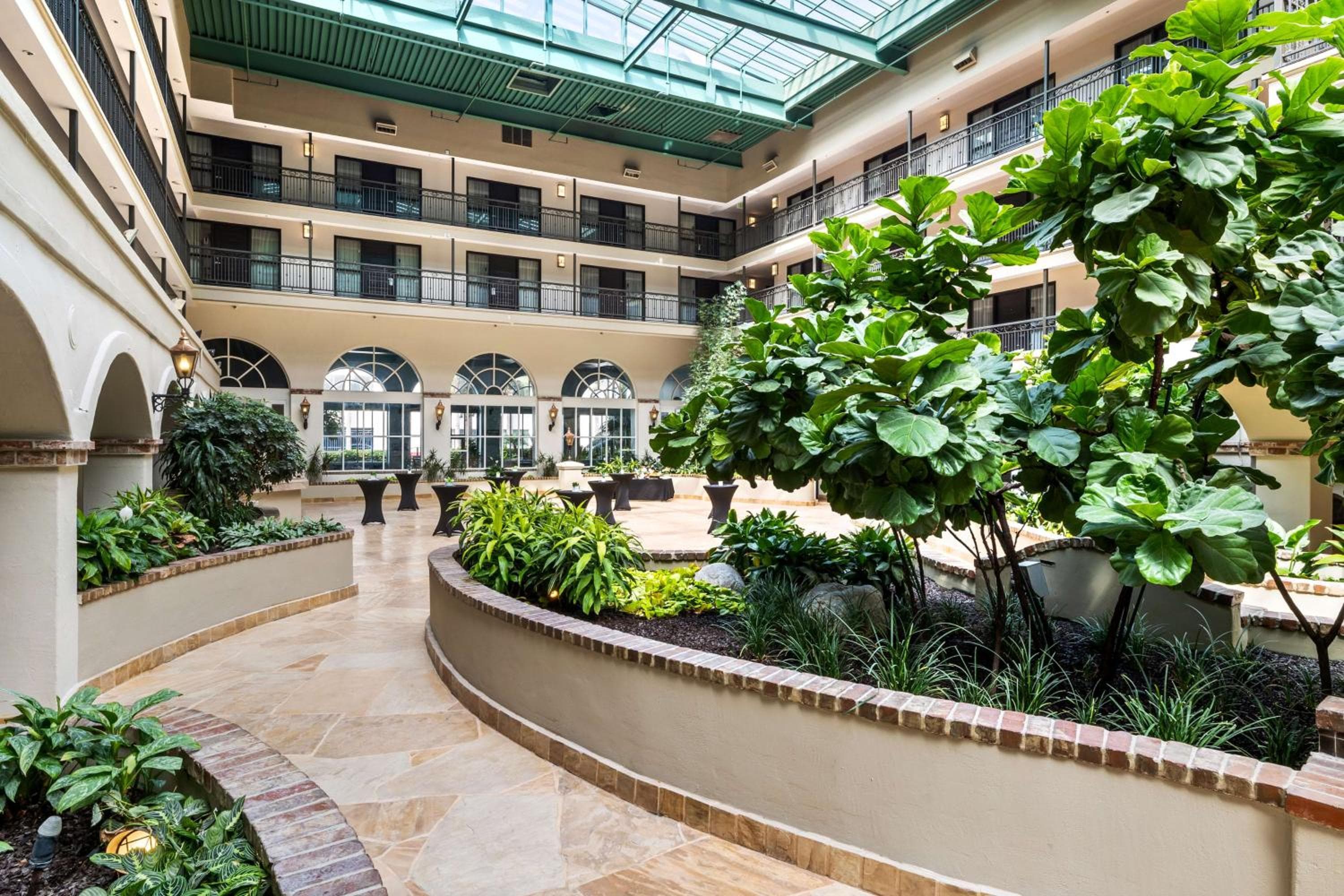 Embassy Suites by Hilton Los Angeles International Airport South
