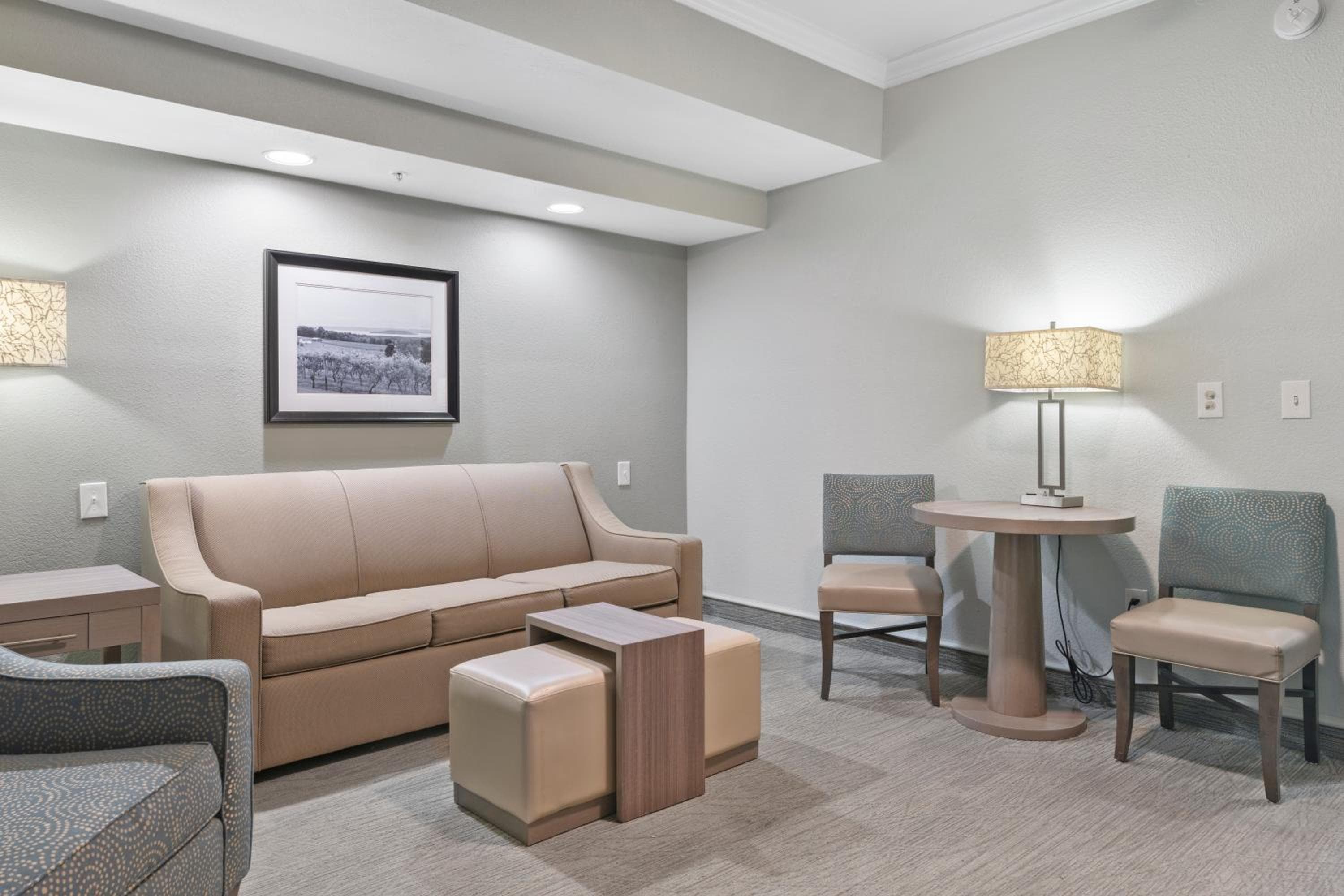 Cherry Tree Inn & Suites