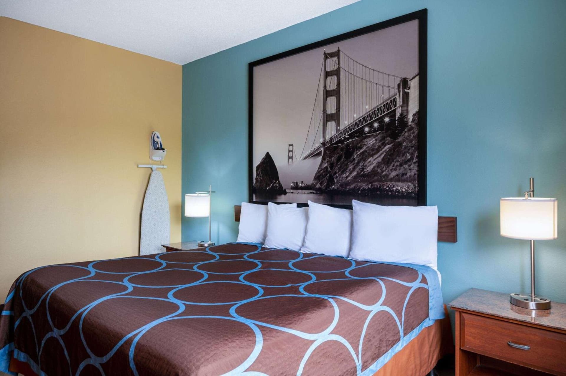 Super 8 by Wyndham Salisbury