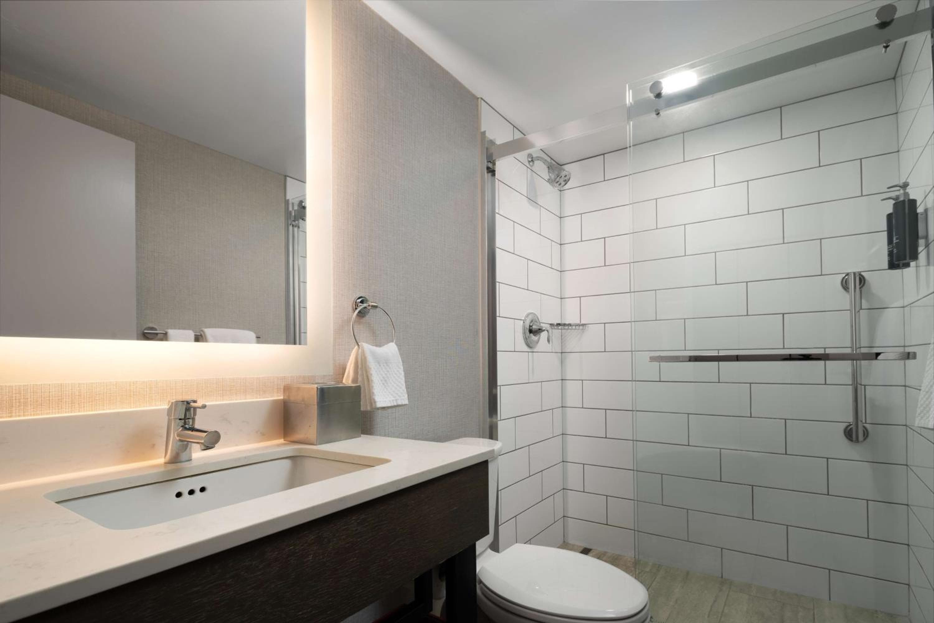 DoubleTree by Hilton Pittsburgh Airport