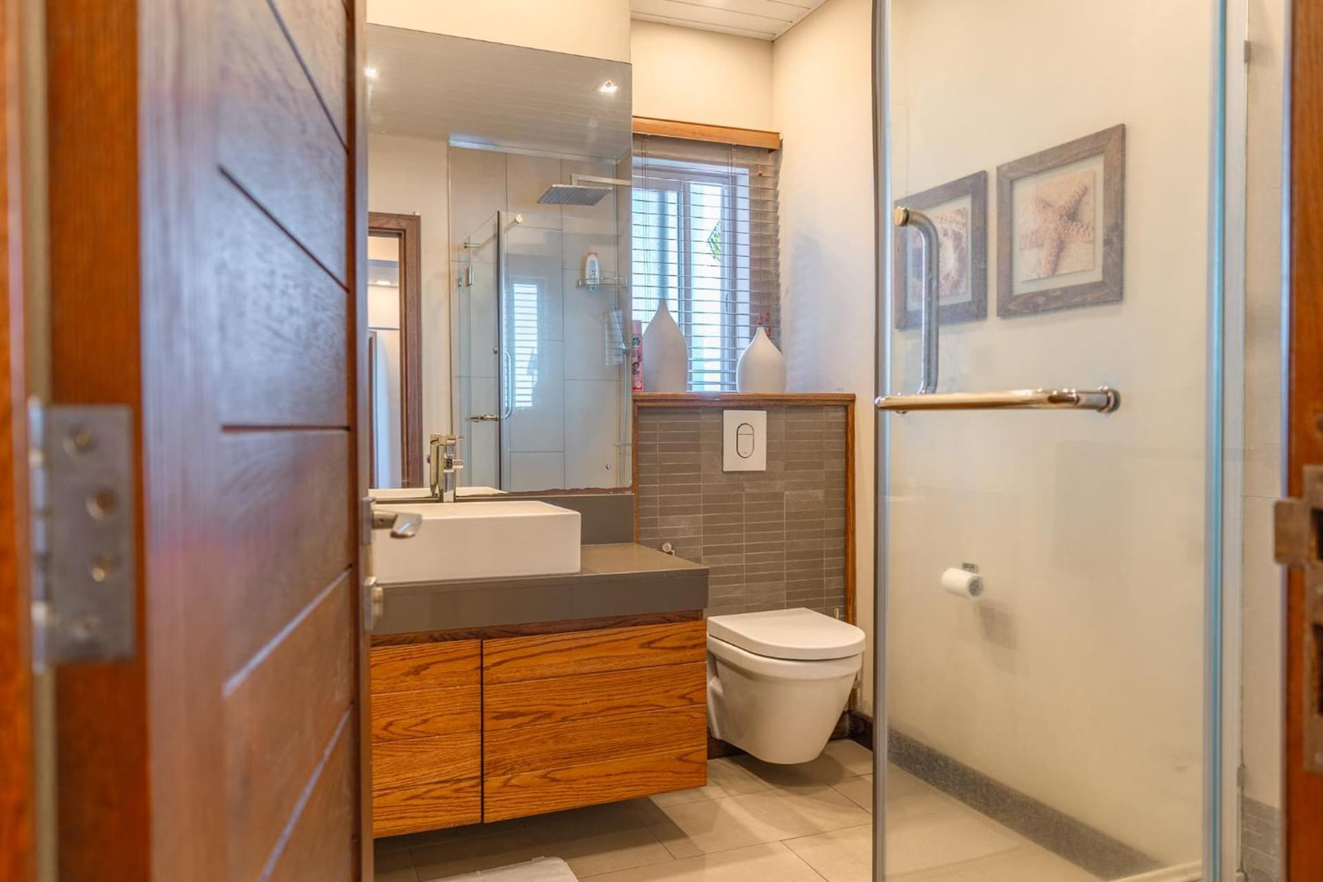Beachfront Luxurious Stunning Sunset Boulevard Apartment, Grand Baie