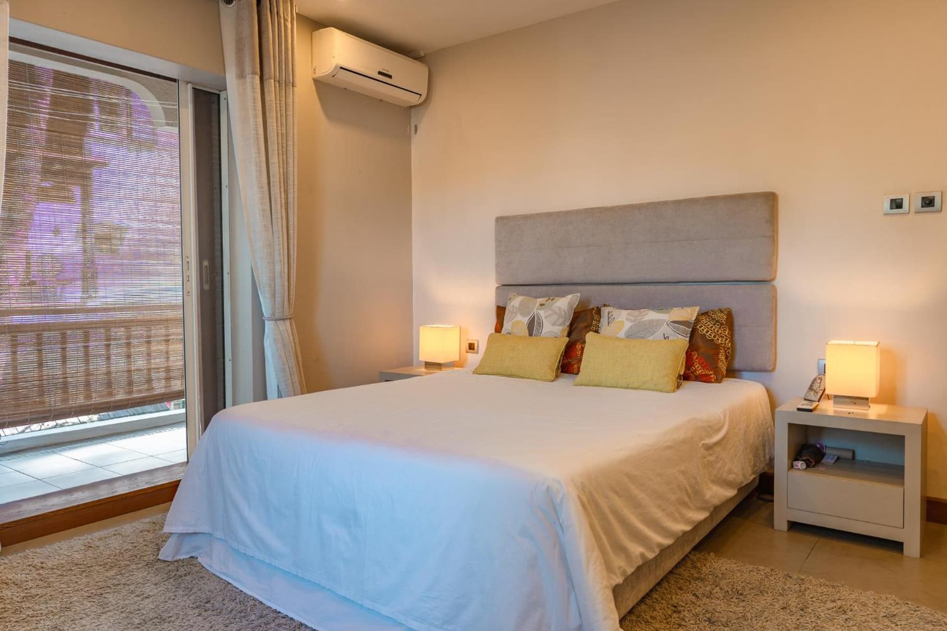 Beachfront Luxurious Stunning Sunset Boulevard Apartment, Grand Baie