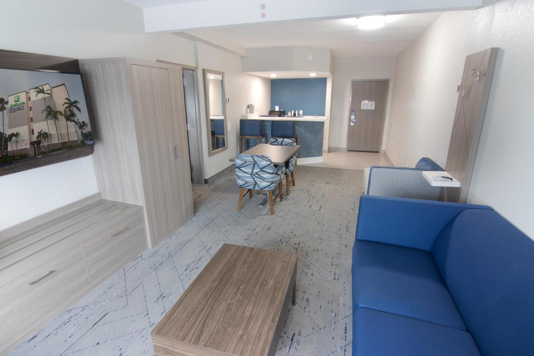 Holiday Inn Express and Suites Fort Lauderdale Airport West by IHG