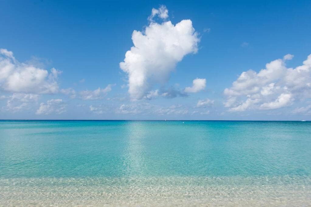Oceanfront with 7 mile beach views, Ground-Floor, Pool, Sleeps 6