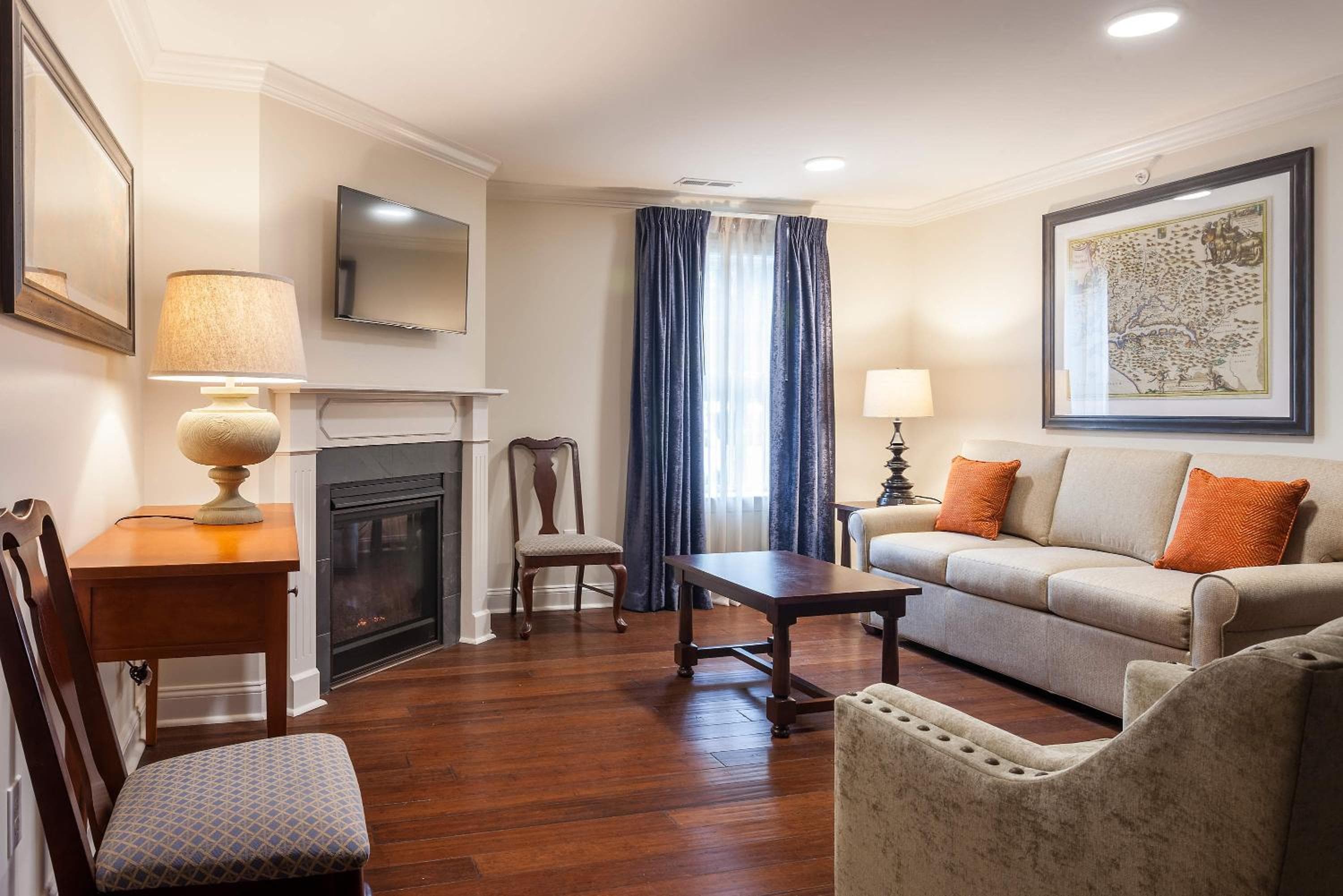 Bluegreen Vacations Patrick Henry Square, an Ascend Collection Resort