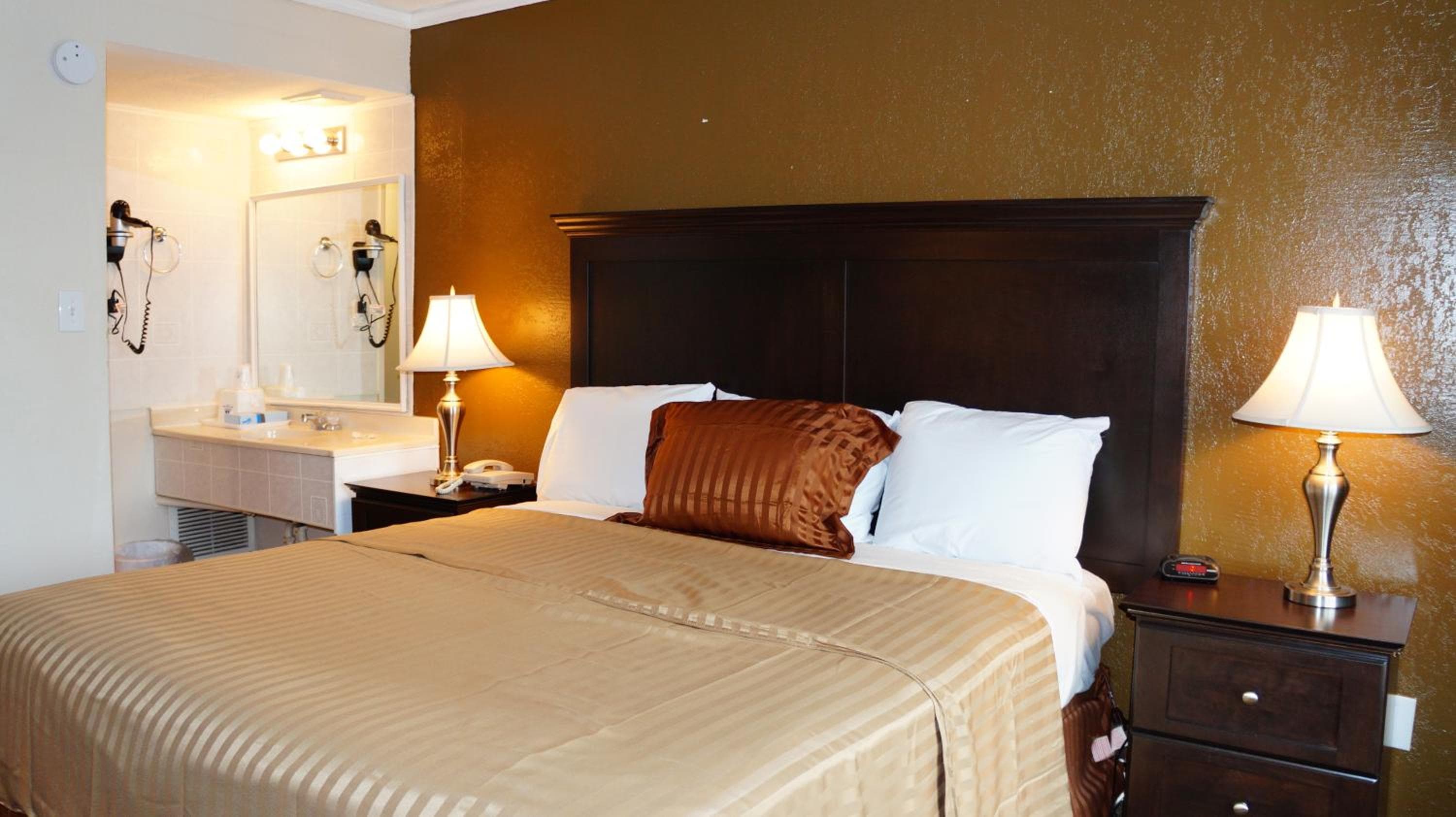 Americas Best Value Inn & Suites Kansas City