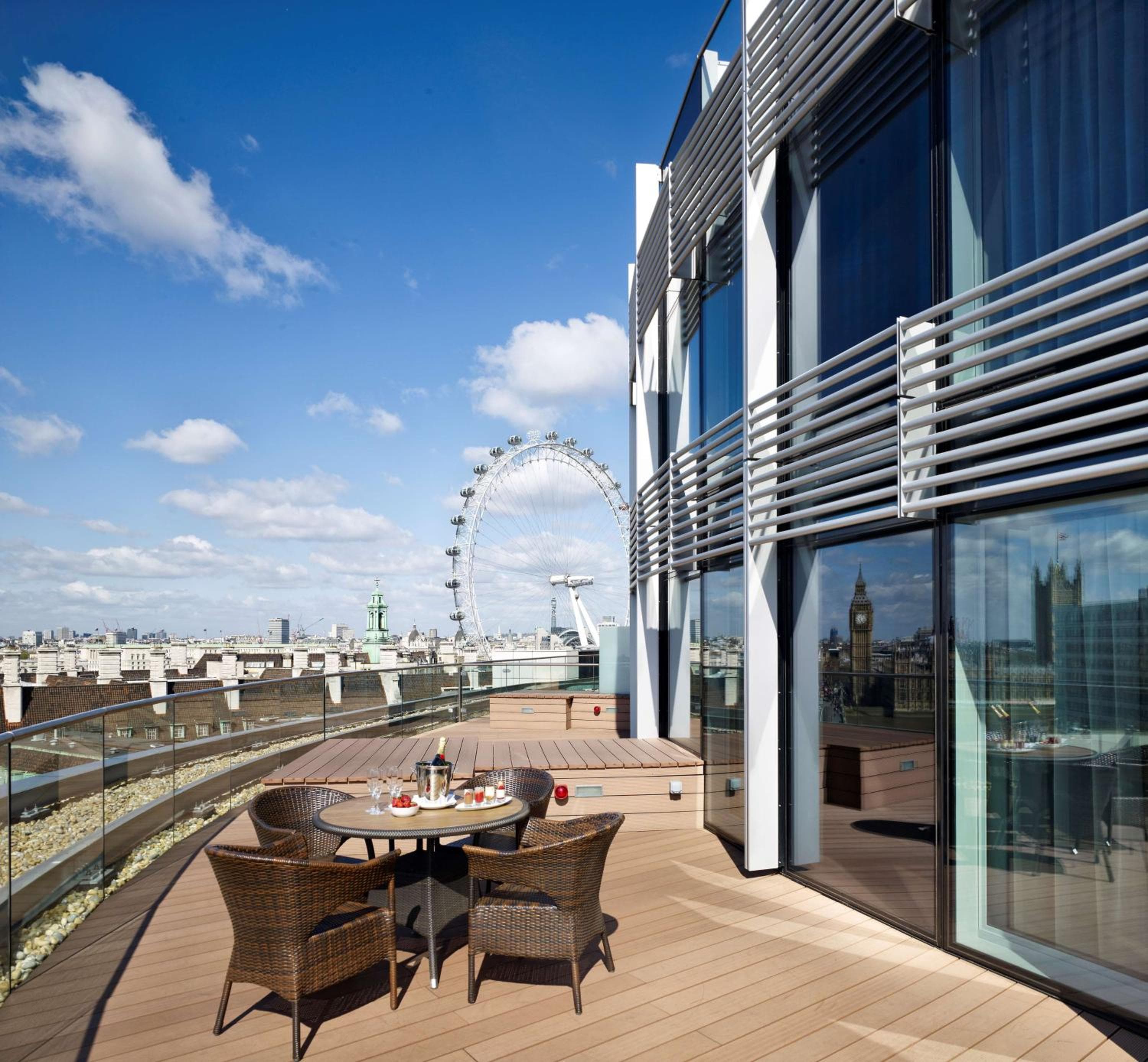 balcony