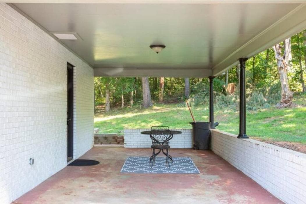 Bohemian Retreat Newly Remodeled with New Hot tub