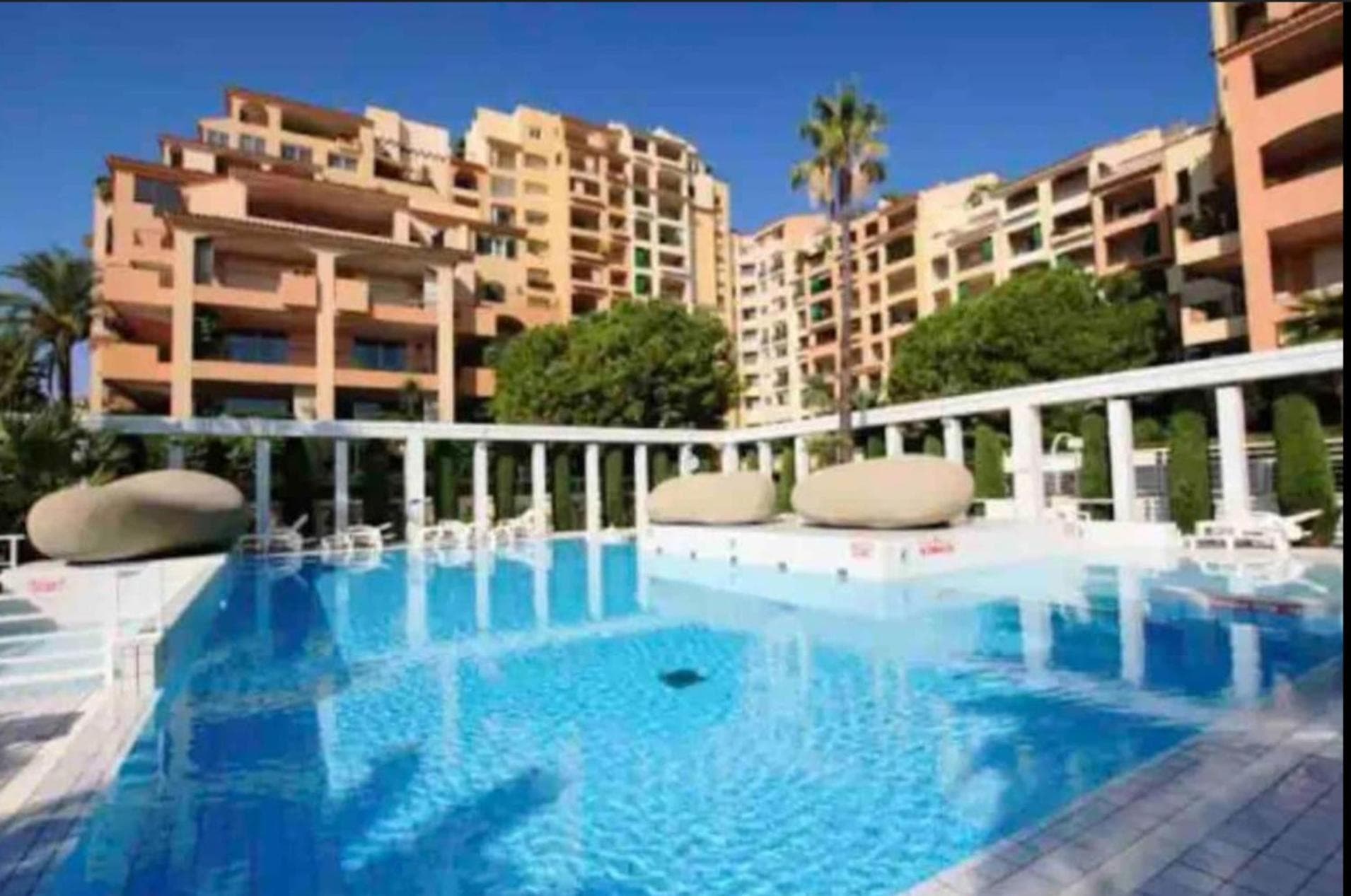 Monaco Fontvieille elegant apt - Luxury Terrace & Pool - Garden View