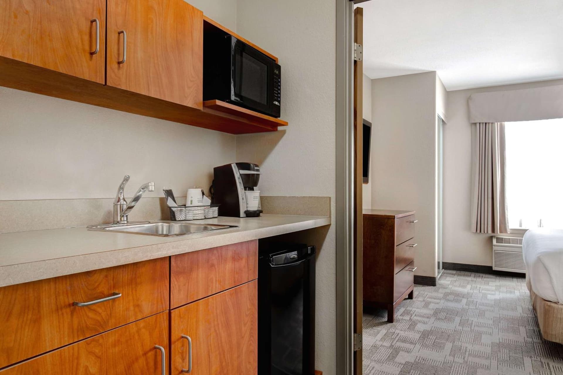 Days Inn by Wyndham Medicine Hat