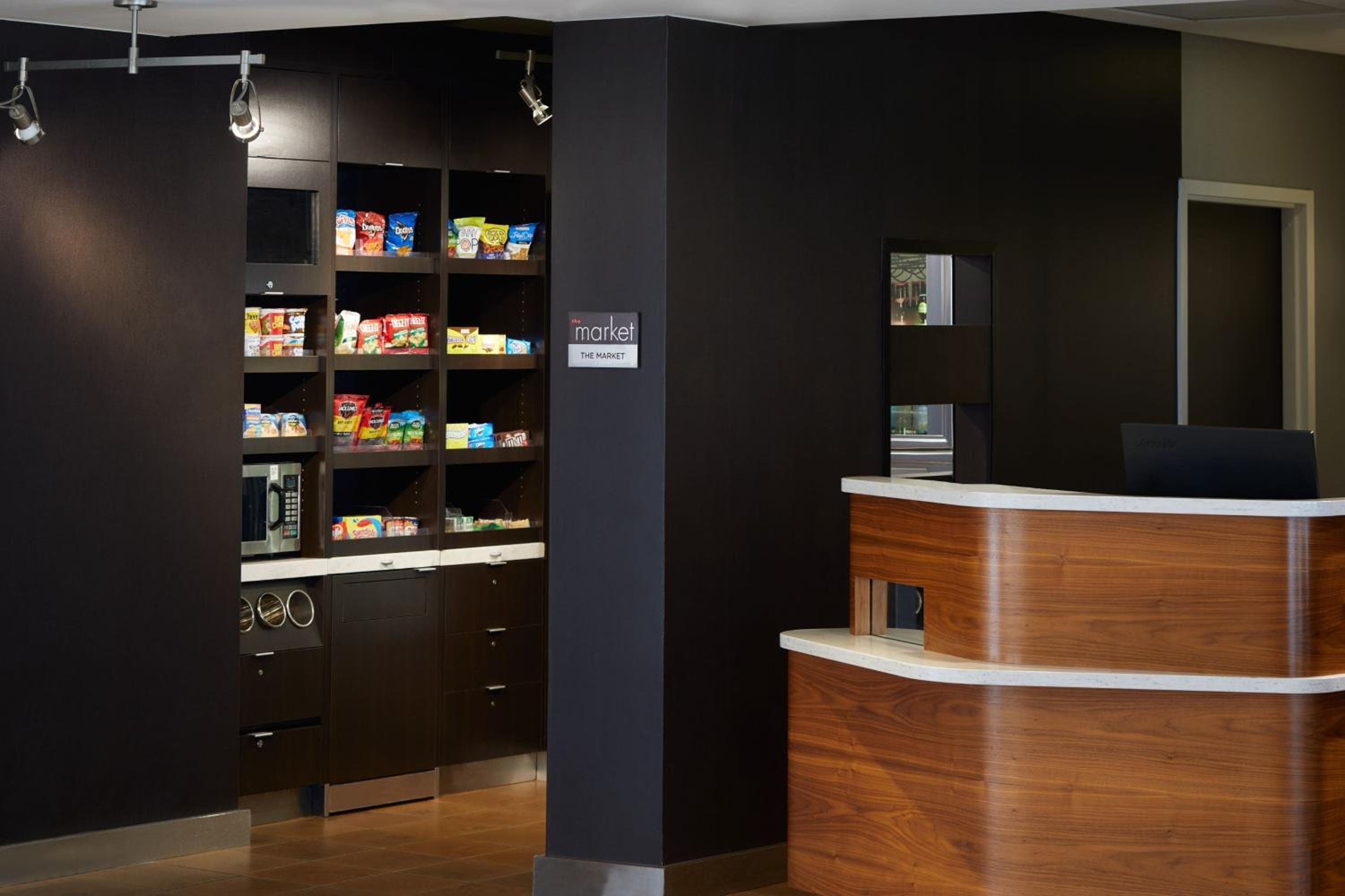 Courtyard by Marriott Memphis Airport