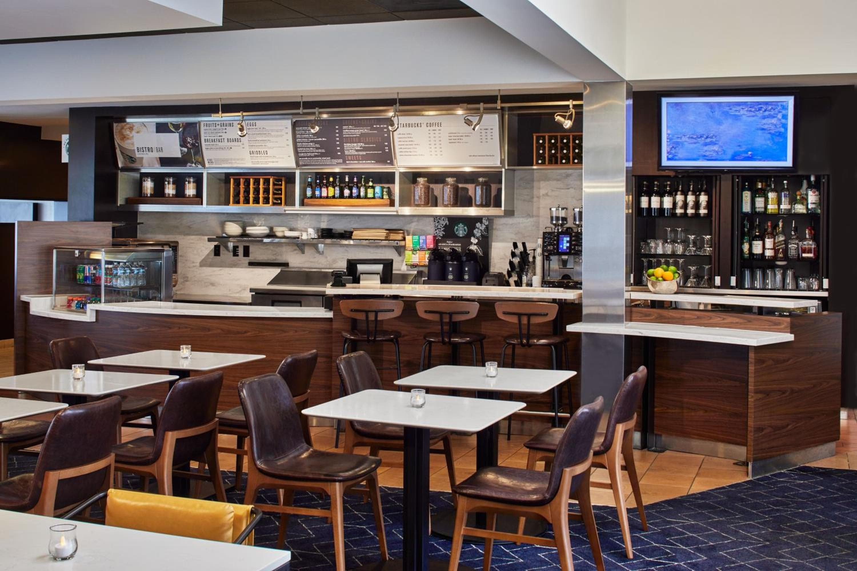 Courtyard by Marriott Memphis Airport