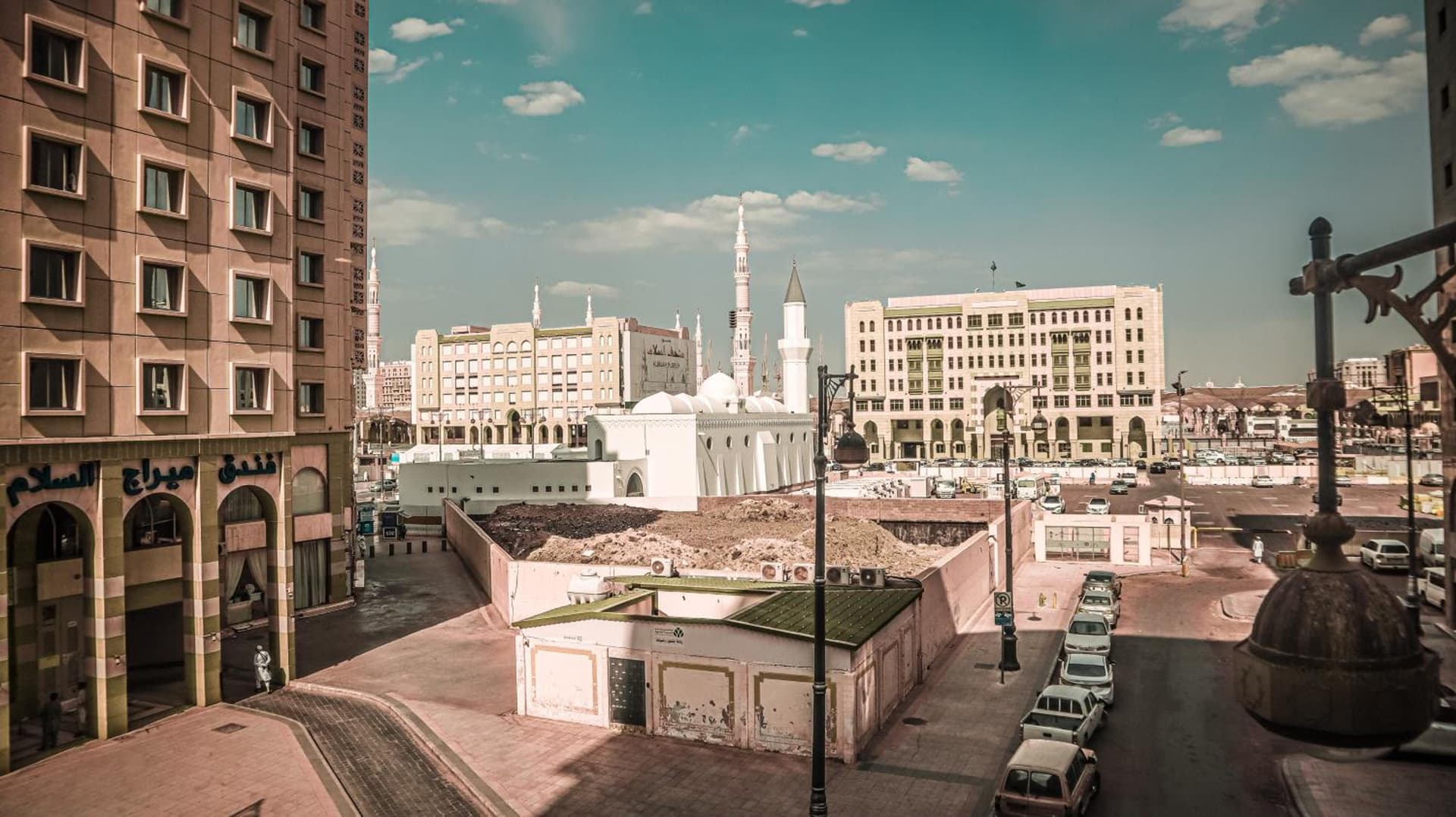 Al Mukhtara Almasi Hotel - شركة المختارة الماسي للخدمات الفندقيه شخص واحد