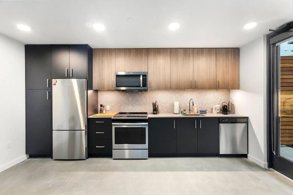 Urban Loft, Redmond Core - 92 Walkscore!