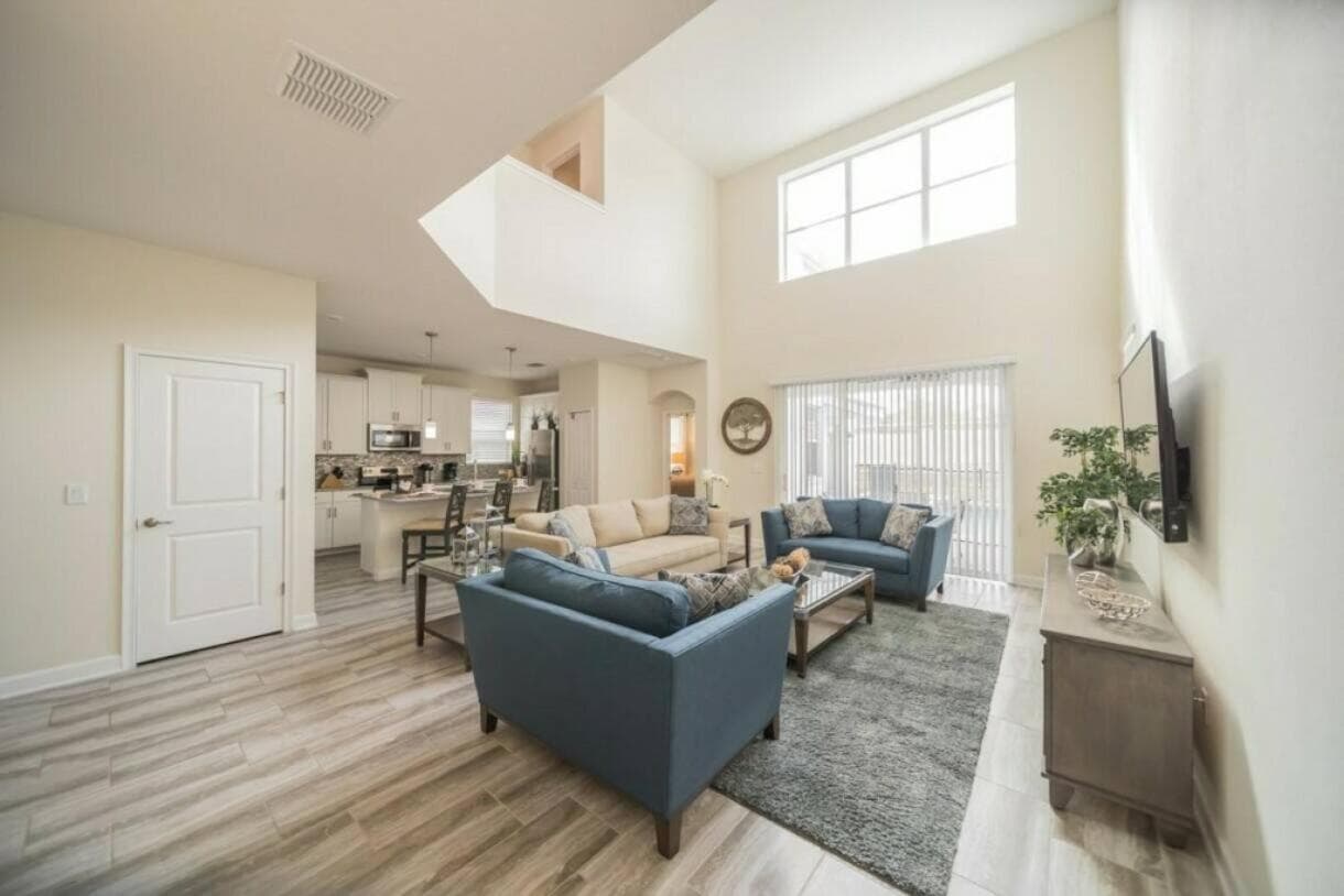 Lovely 5BR5BA Home with Private Pool CG1646