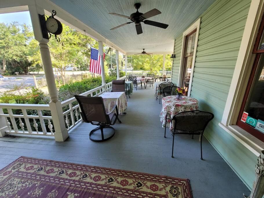 Southern Charm in the Camellia Rose Inn