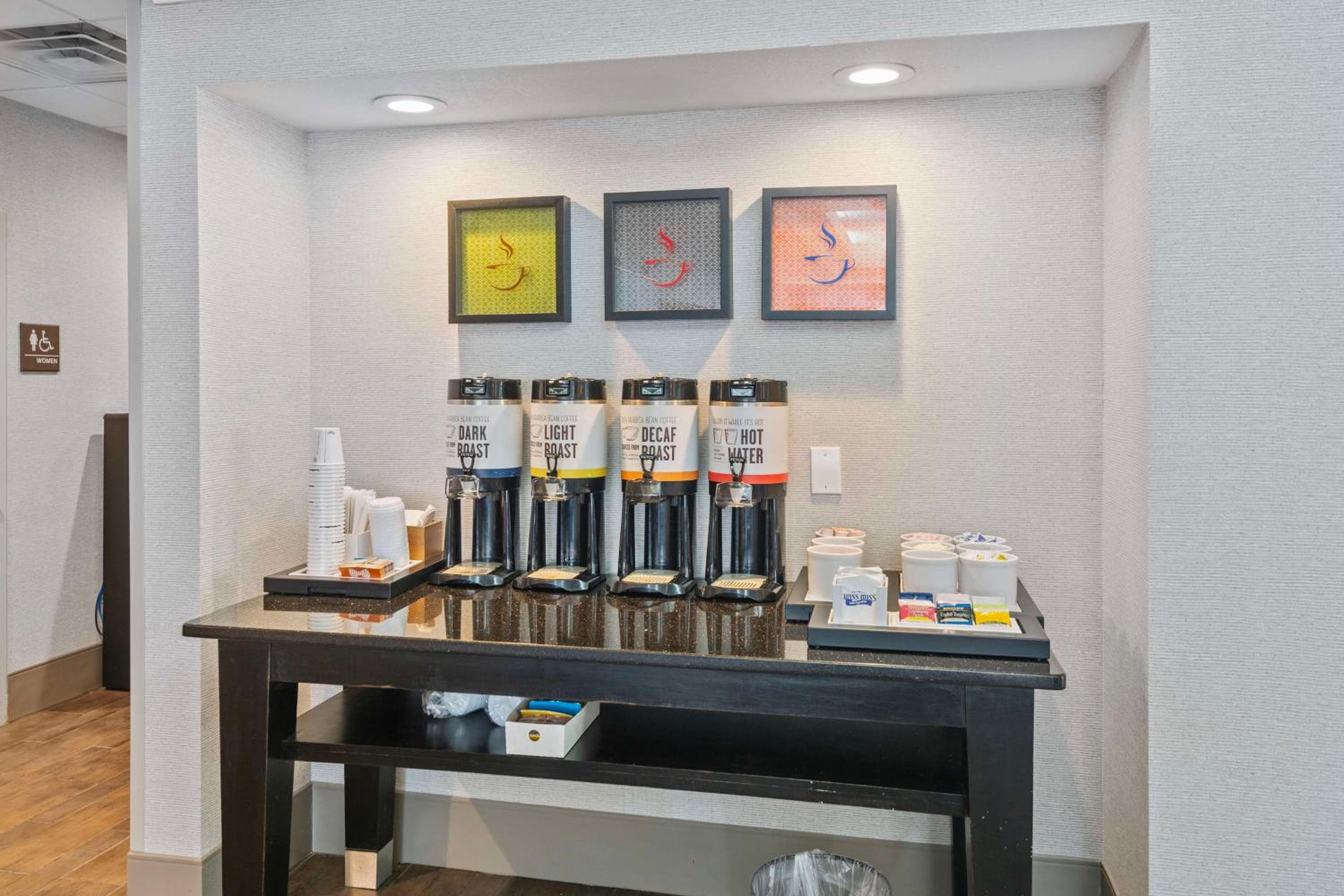 Hampton Inn Atlanta-Woodstock