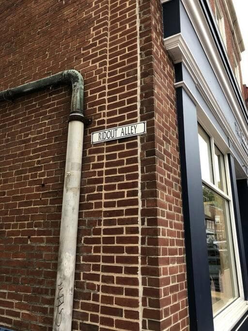 Cozy 2br home w/ parking in downtown Annapolis