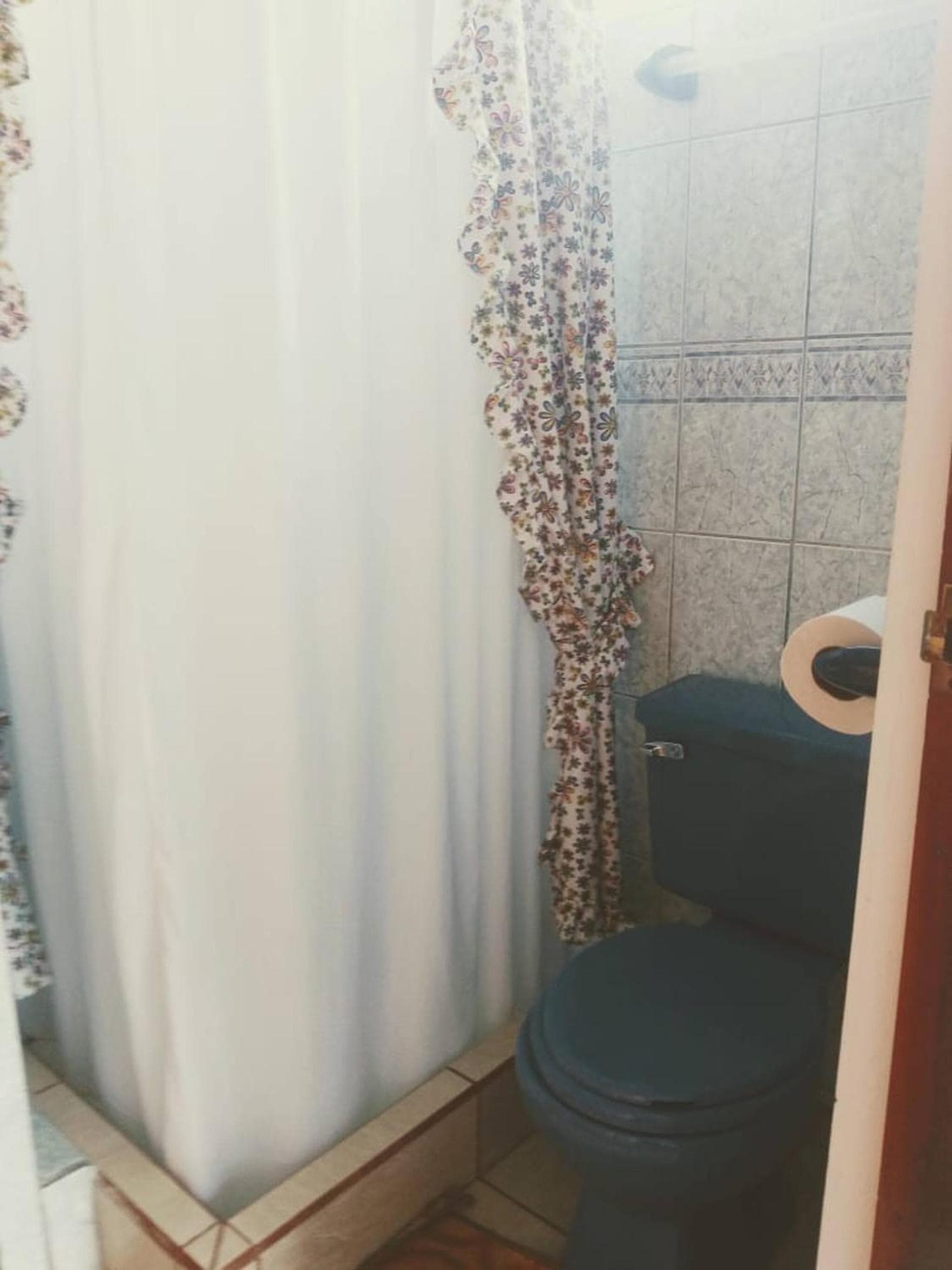 Room in House - Habitacion Y Bano Independientes