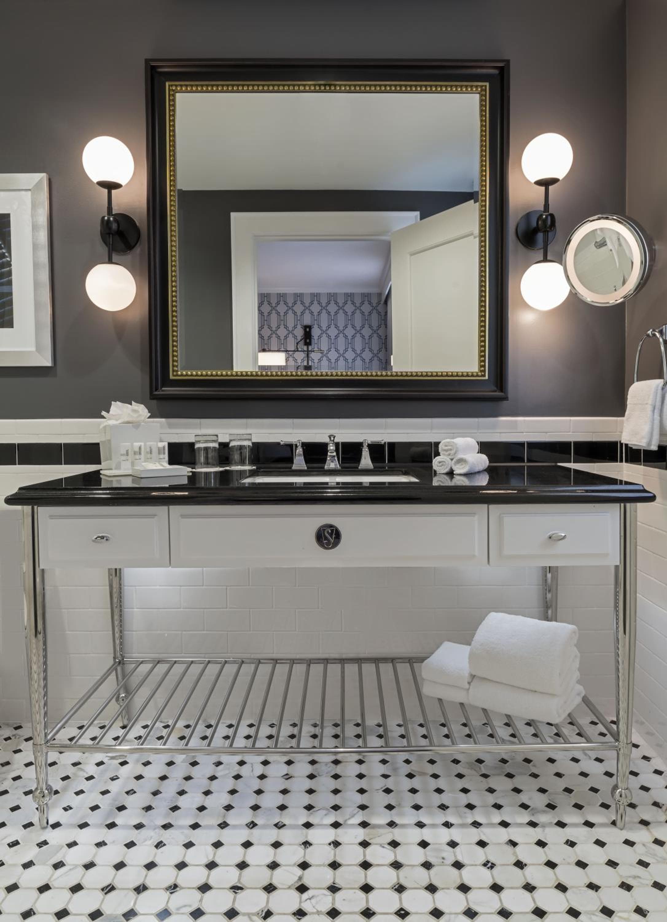 The Stoneleigh, Autograph Collection