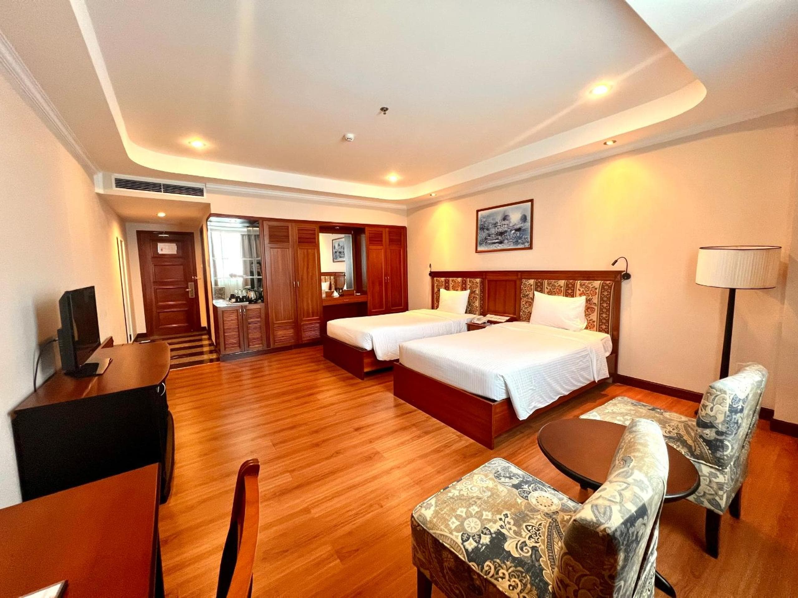 Muong Thanh Luxury Song Han Hotel - 10 Minutes to Da Nang Airport & 800m to Dragon Bridge