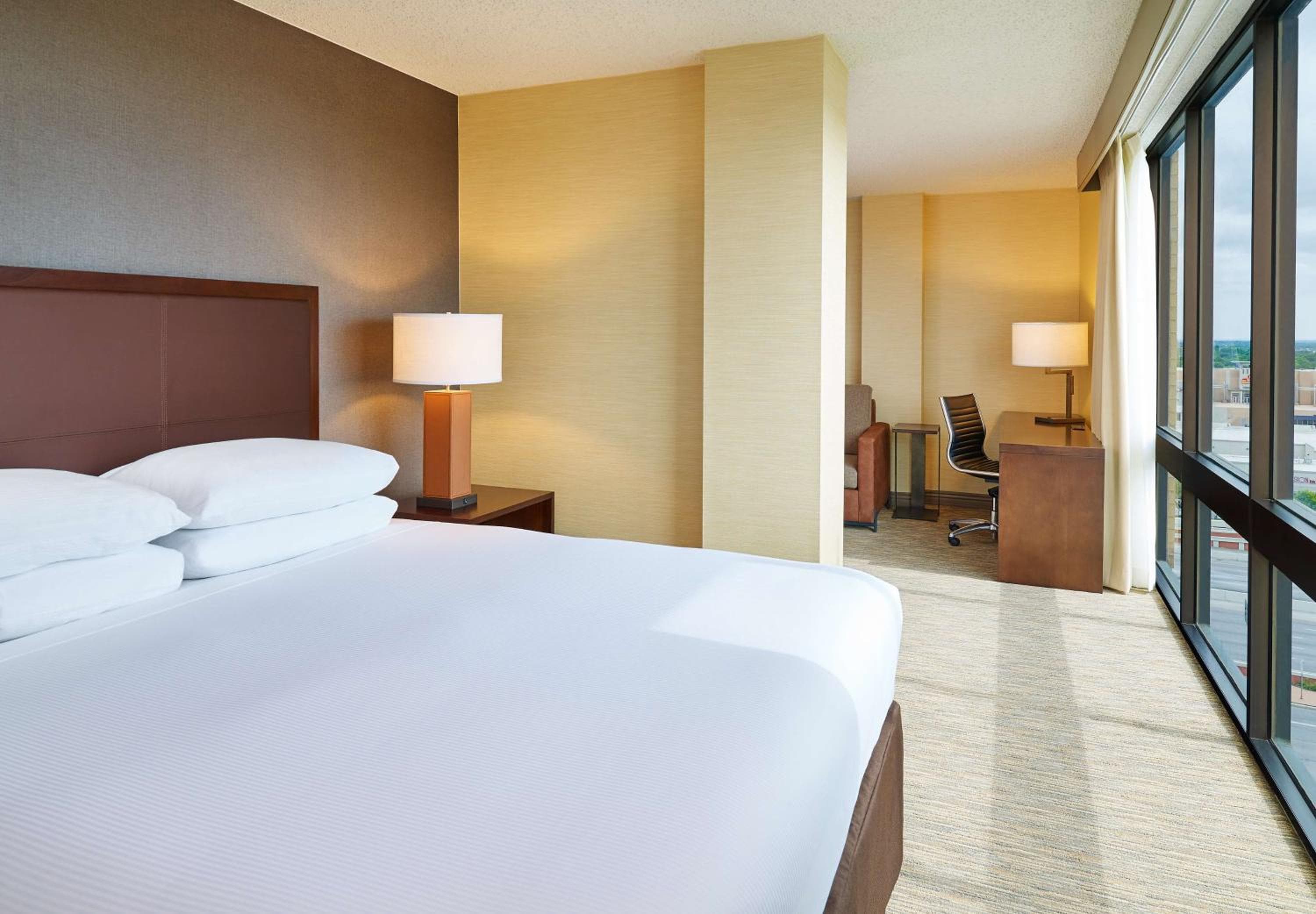 DoubleTree by Hilton San Antonio Airport