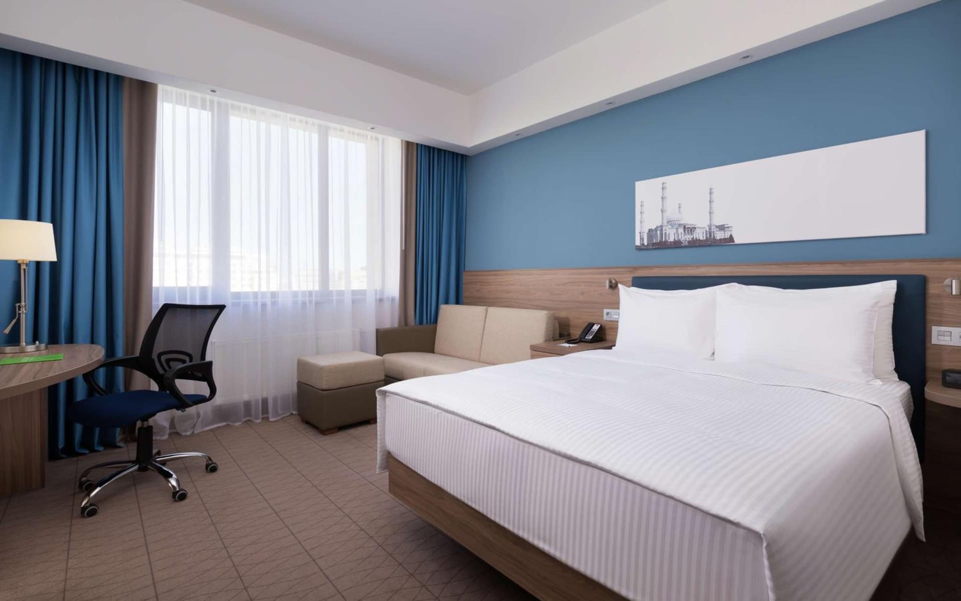Hampton By Hilton Astana Triumphal Arch