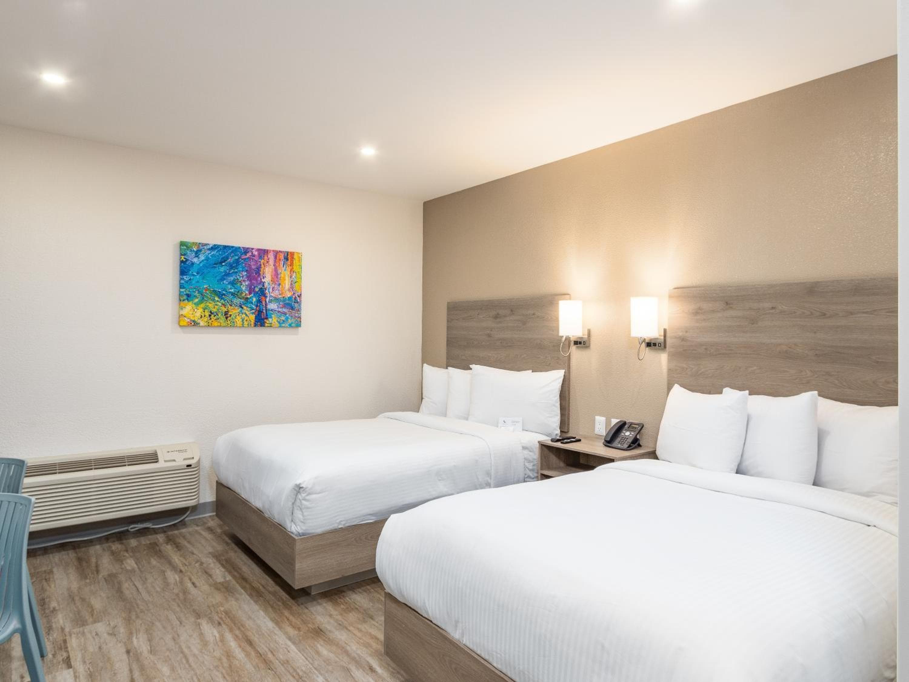 Hotel Mesaluna Short & Long Stay