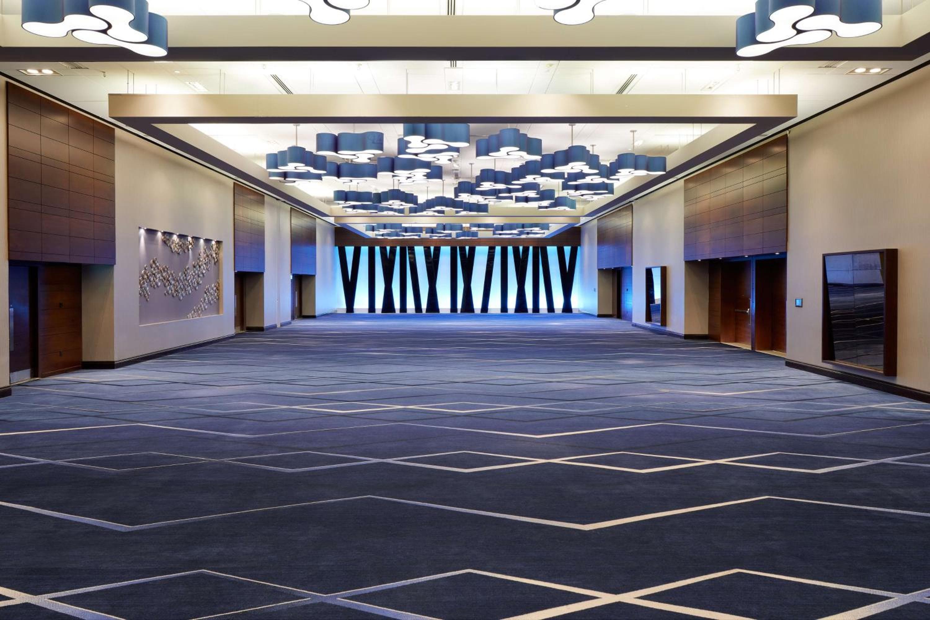 DoubleTree By Hilton Montreal