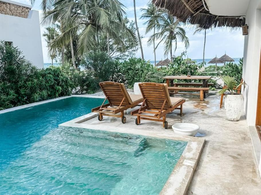Villa Upendo with Private Pool and Ocean View Zanzibar