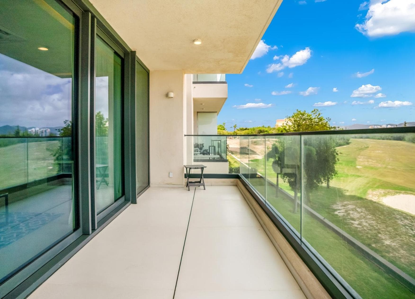 Luxury Oceanview 1BR on beach