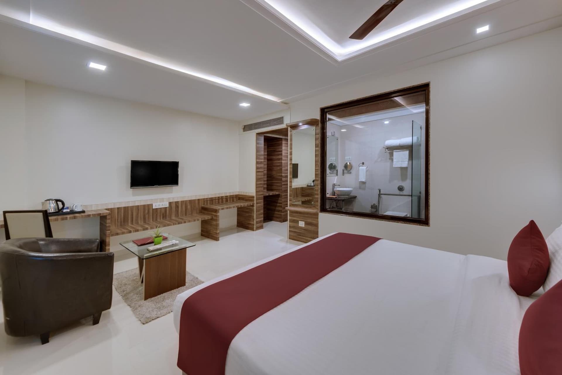 Click Hotel Sagar Plaza Chakan, Pune